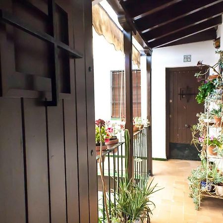 Corral De La O Triana Apartment By Valcambre Sevilla Bagian luar foto