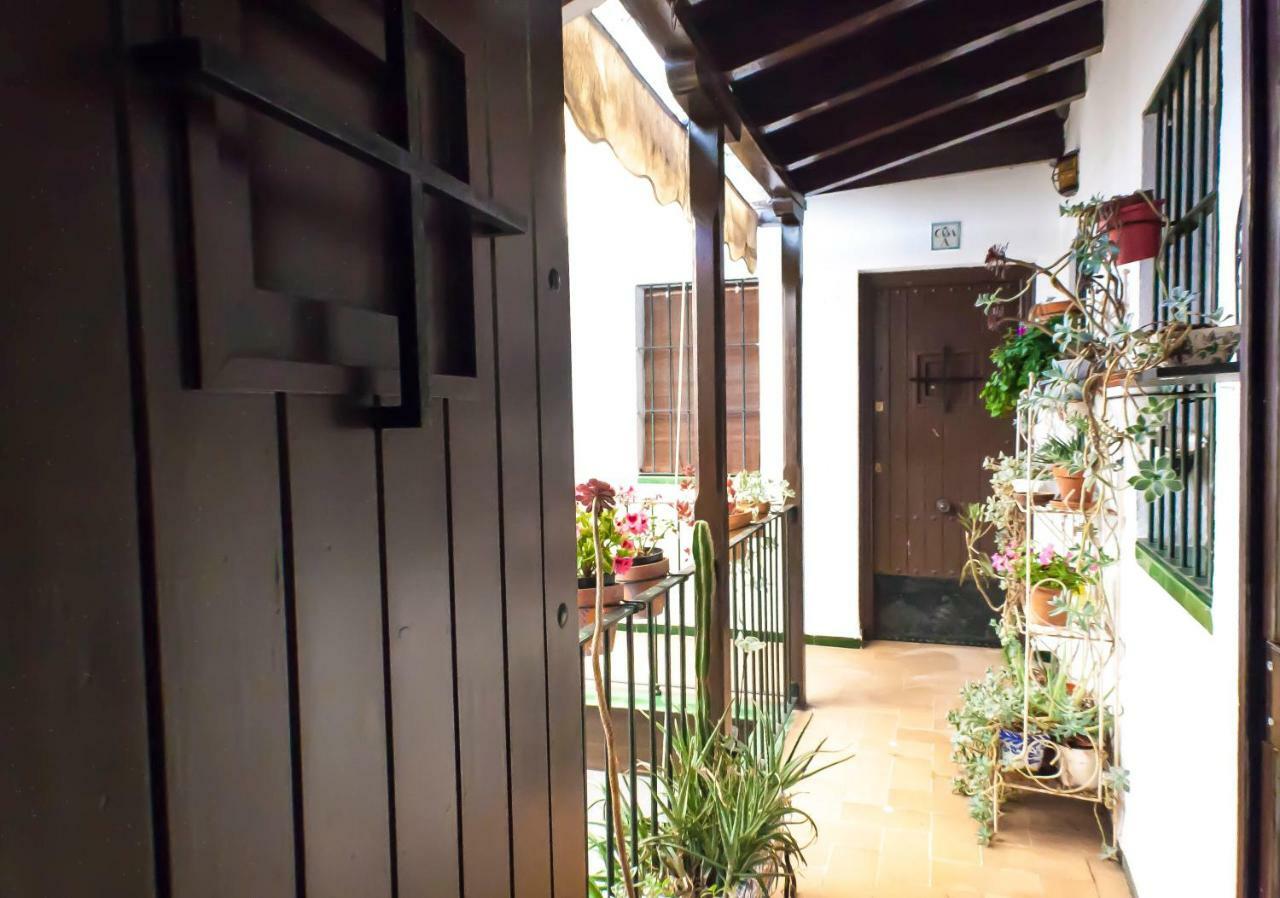 Corral De La O Triana Apartment By Valcambre Sevilla Bagian luar foto