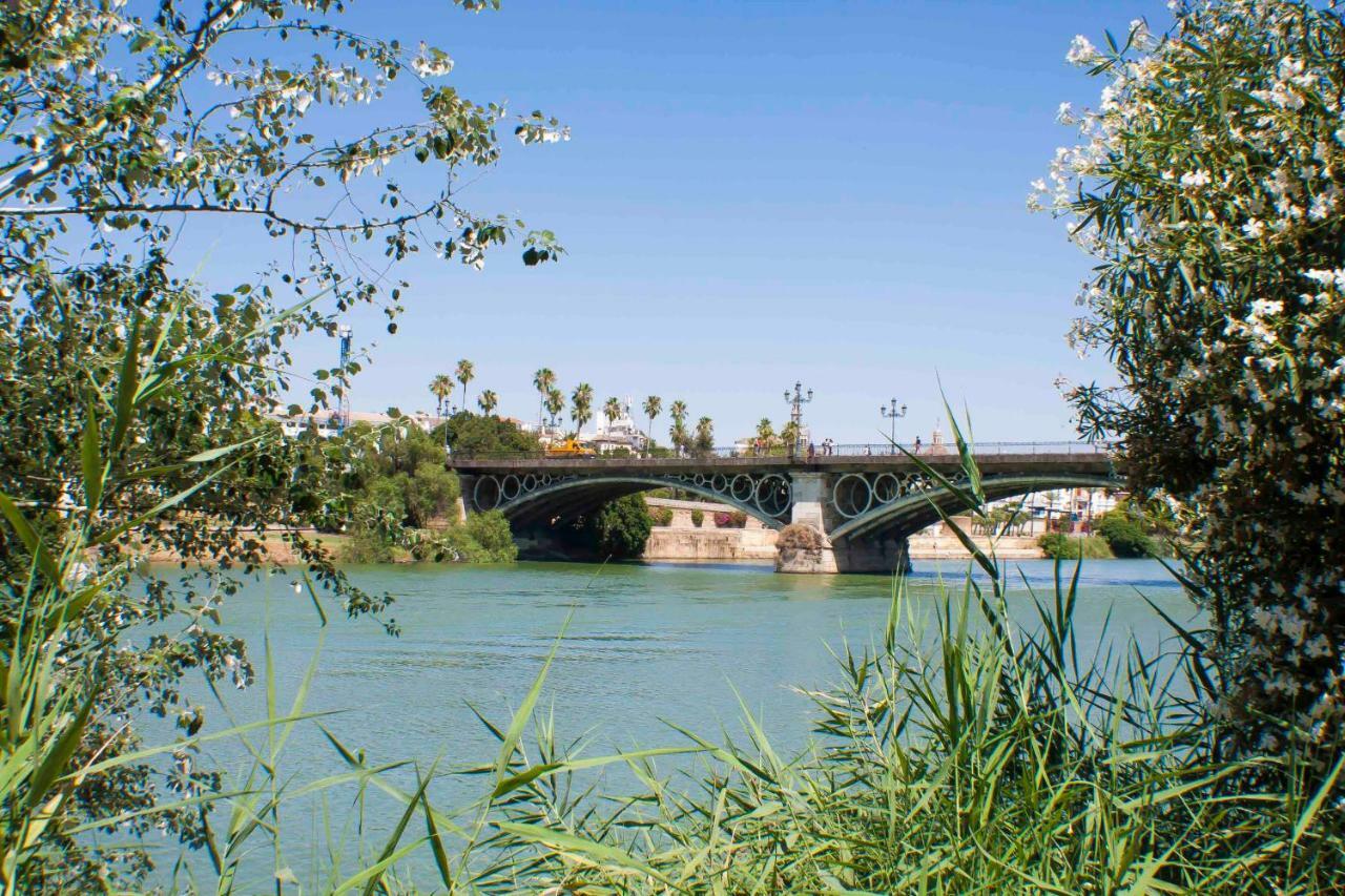 Corral De La O Triana Apartment Sevilla Bagian luar foto